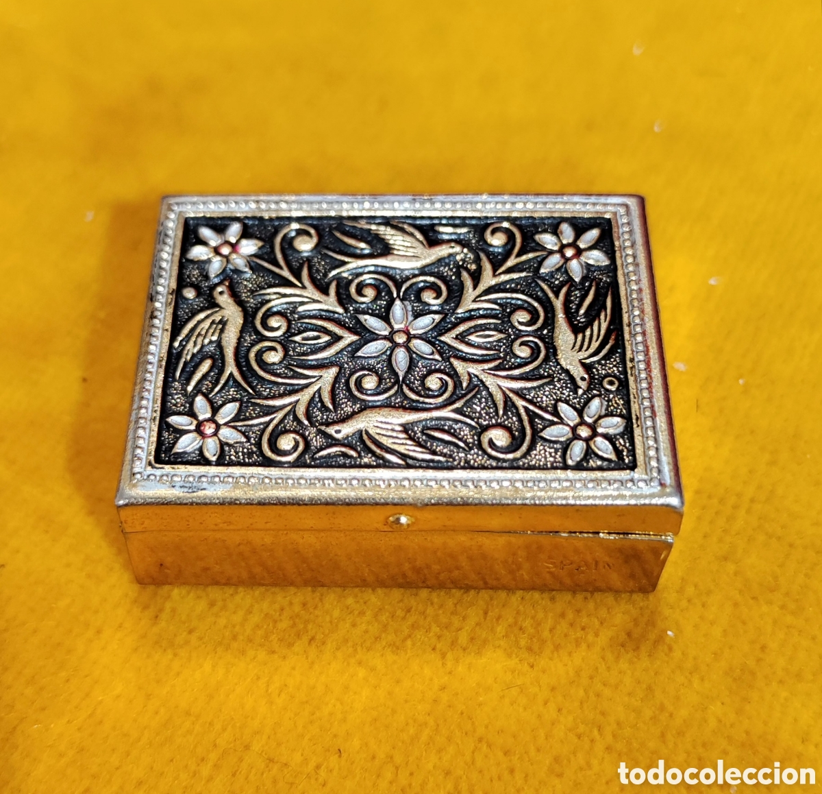 Cajas y cajitas met&aacute;licas: Antiguo pastillero damasquinado, made in Spain