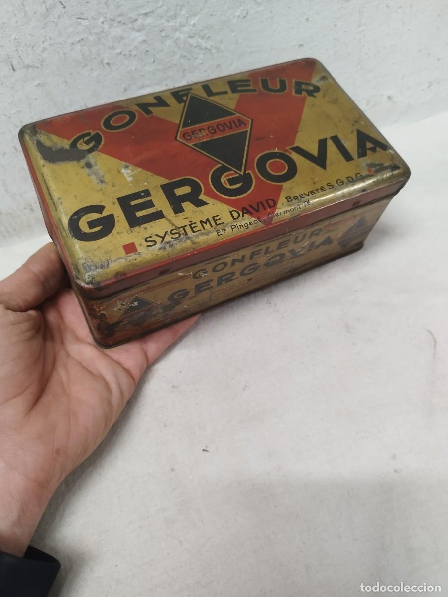 Blechdosen und Kisten: Antigua caja de metal, lata de hojalata. Gergovia, gonfleur- David Brevete.