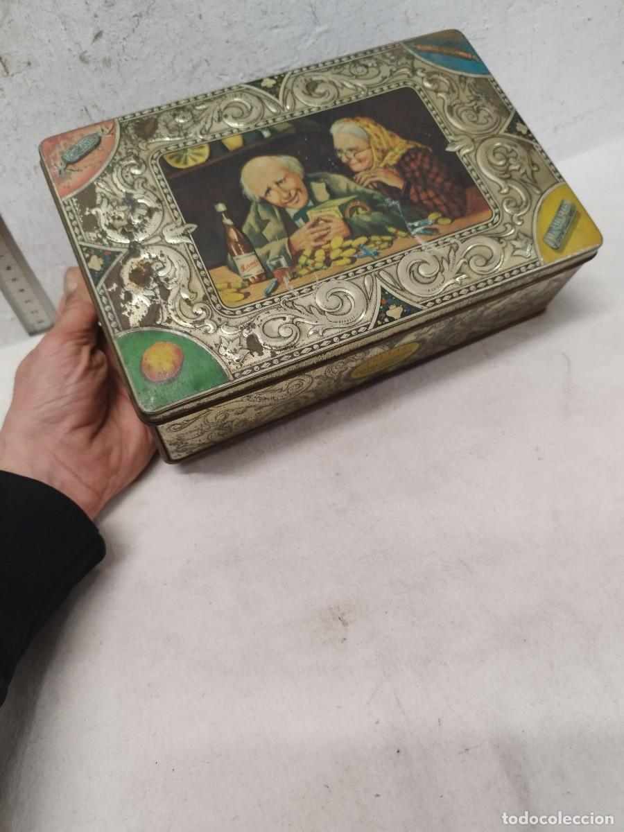 Blechdosen und Kisten: Antigua caja metalica, hojalata. Hijo de Joaquim trias. Canutillos, Santa coloma de Farnes.