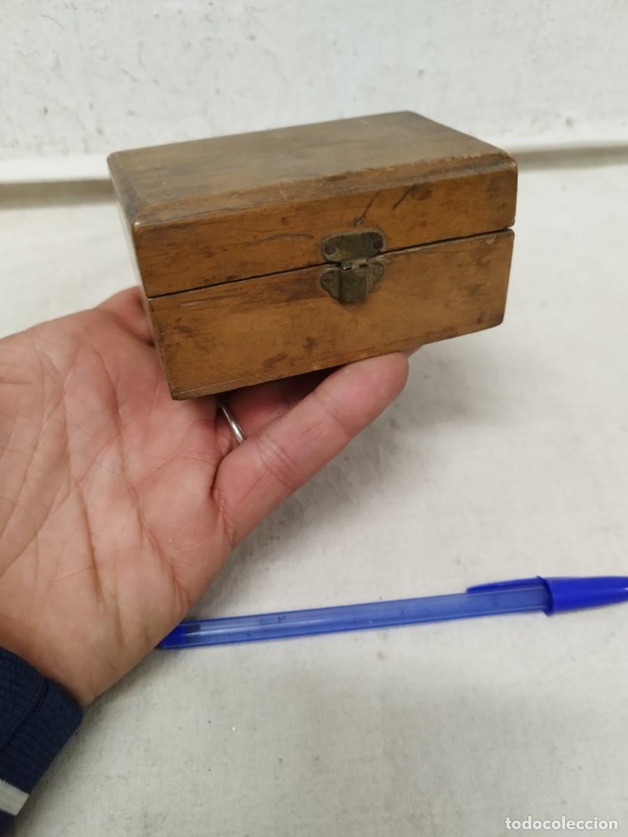 Blechdosen und Kisten: Antigua caja de madera de principios siglo XX.
