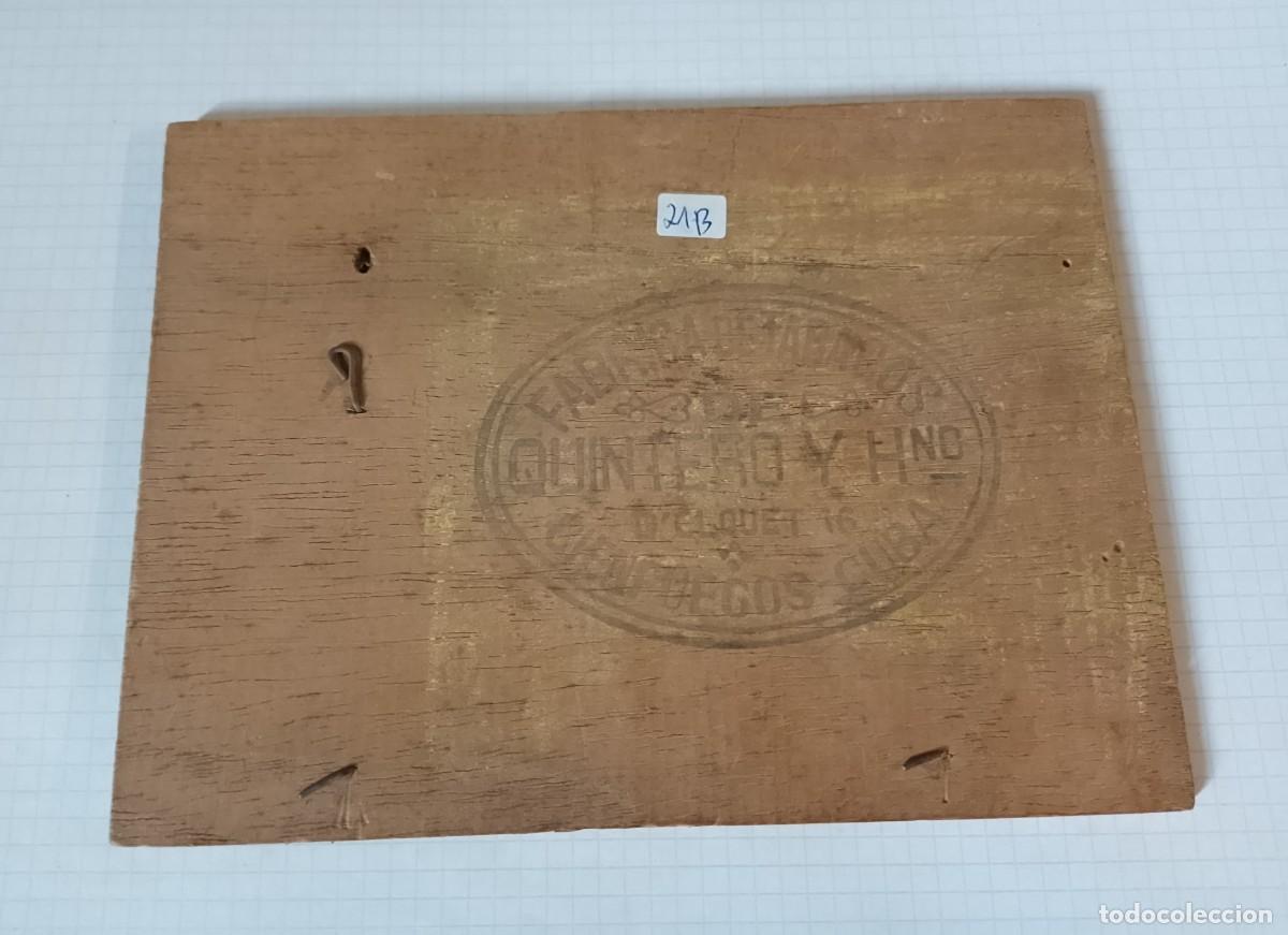 Cajas y cajitas met&aacute;licas: Tapa de madera marcada Quintero & H n&ordm;, Fabrica de Tabacos, Cuba