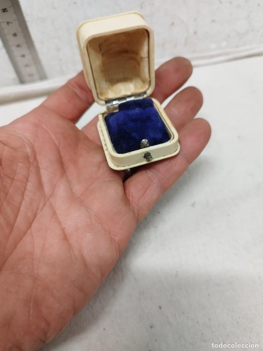 Cajas y cajitas met&aacute;licas: Antigua caja de joyeria, para anillo. De Barcelona.