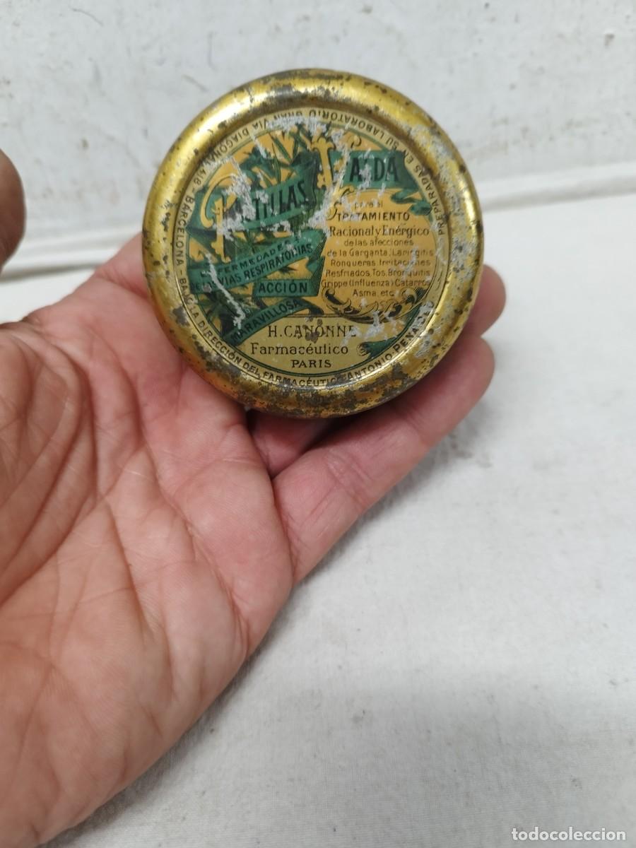 Cajas y cajitas met&aacute;licas: Antigua caja metalica, hojalata. Pastillas Valdas. NO se puede abrir.
