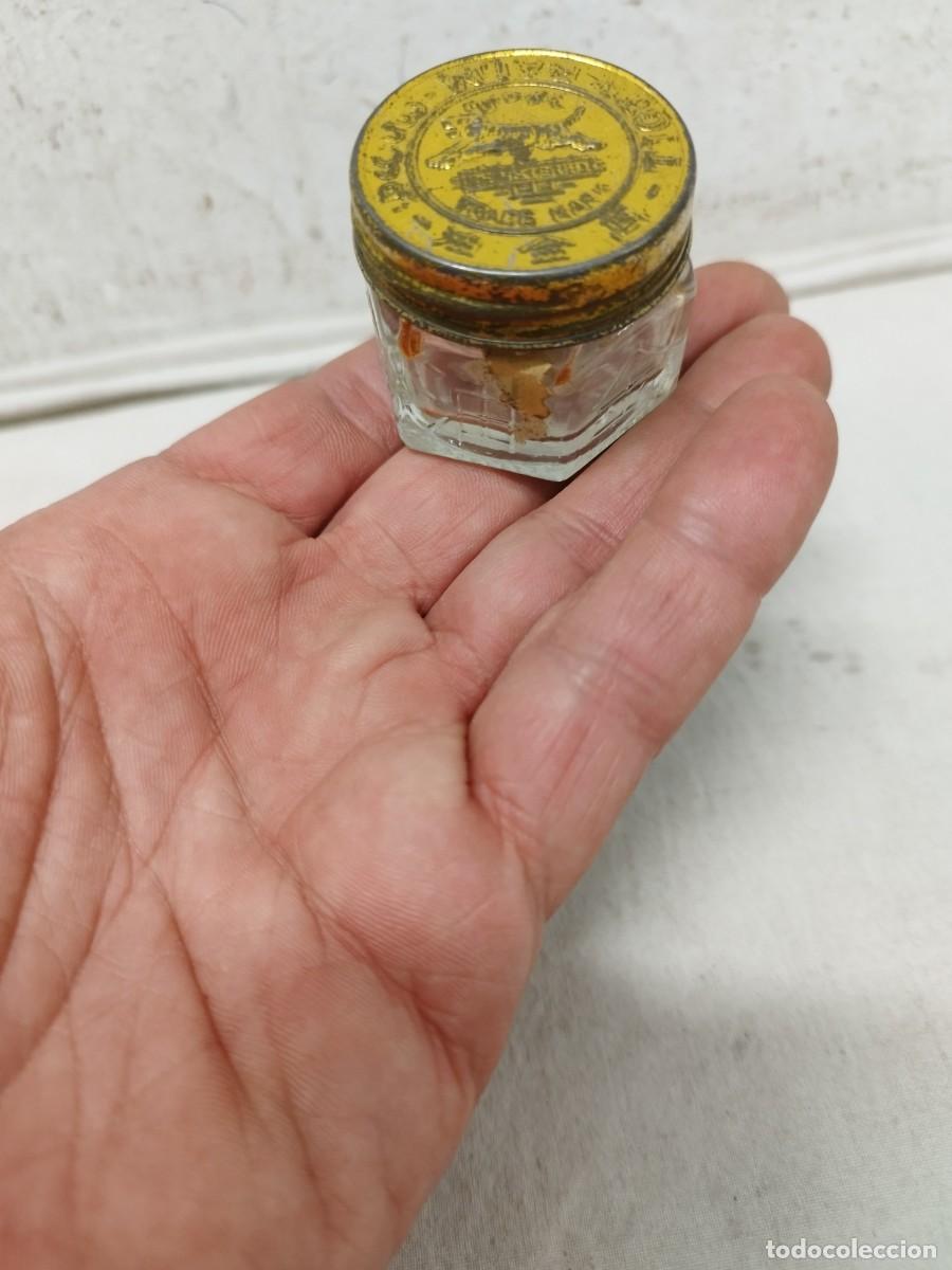 Cajas y cajitas met&aacute;licas: Antiguo peque&ntilde;o bote vacio, de balsamo chino.