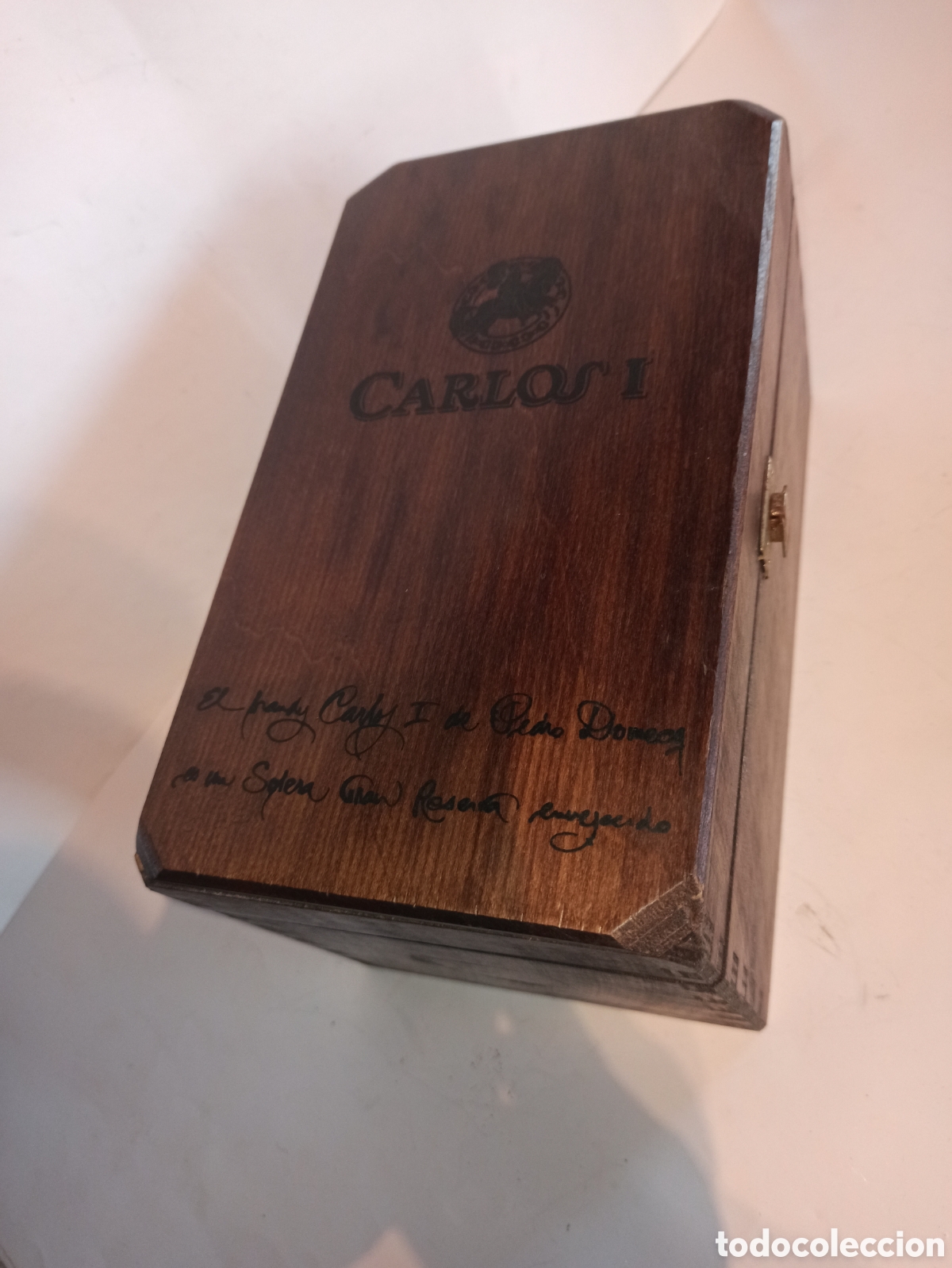 Cajas y cajitas met&aacute;licas: Caja de botella de licor........ - Foto 1