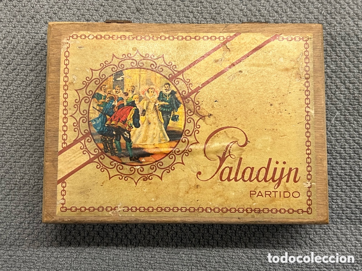 Bo&icirc;tes et petites bo&icirc;tes m&eacute;talliques: PALADIJN.. Caja de Cigarrillos 50 Se&ntilde;oritas Partido.. en Madera.. Med&iacute;das: 12 x 16 x 3,5 cm