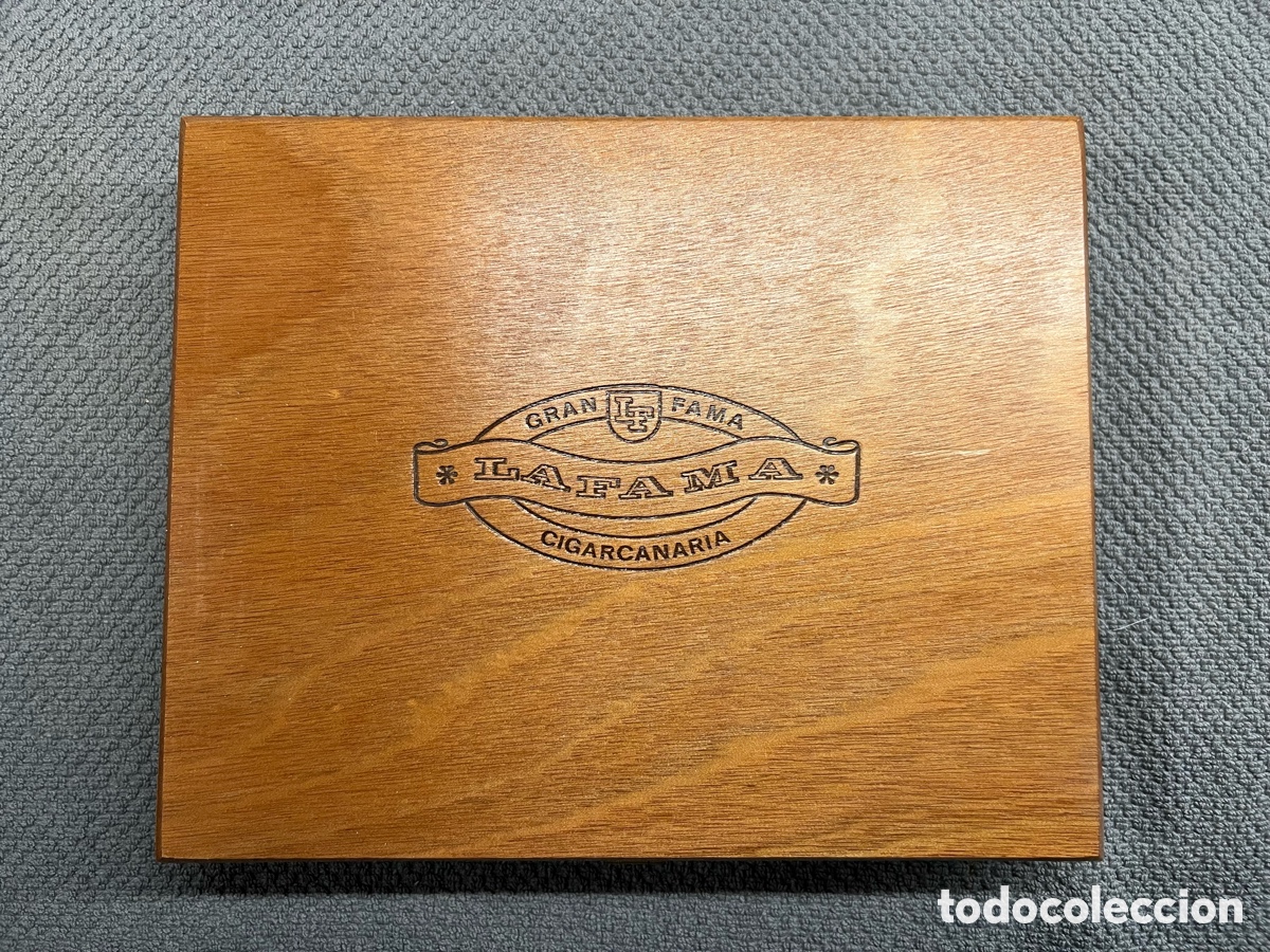 Bo&icirc;tes et petites bo&icirc;tes m&eacute;talliques: Caja madera puros La Fama Cigarcanaria.. vac&iacute;a. Med&iacute;das: 4 x 19 x 23 cm.,