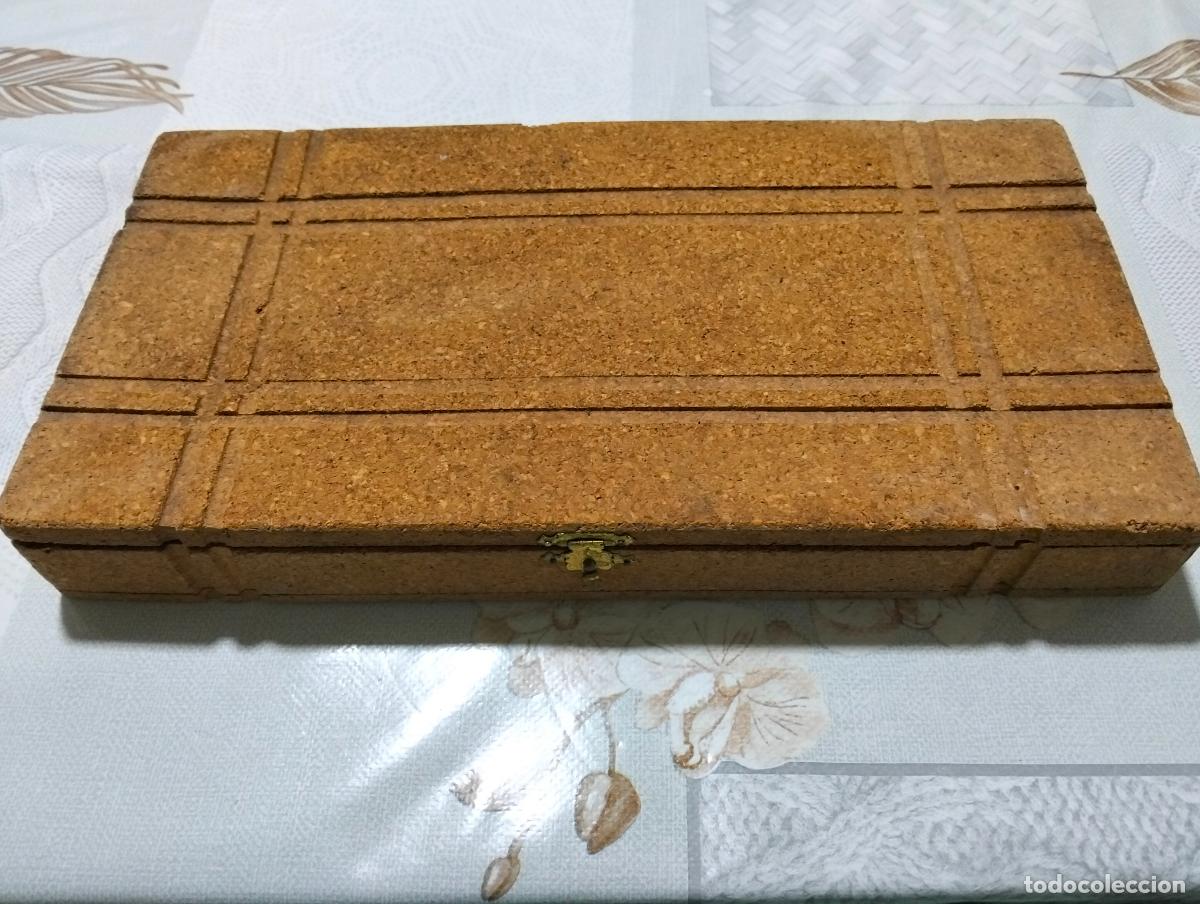 Blechdosen und Kisten: ANTIGUA CAJA DE CORCHO, MUESTRARIO SELECTO DE PERFUMERIA DENRIS, MEDIDAS 30X 16 X 4 CM