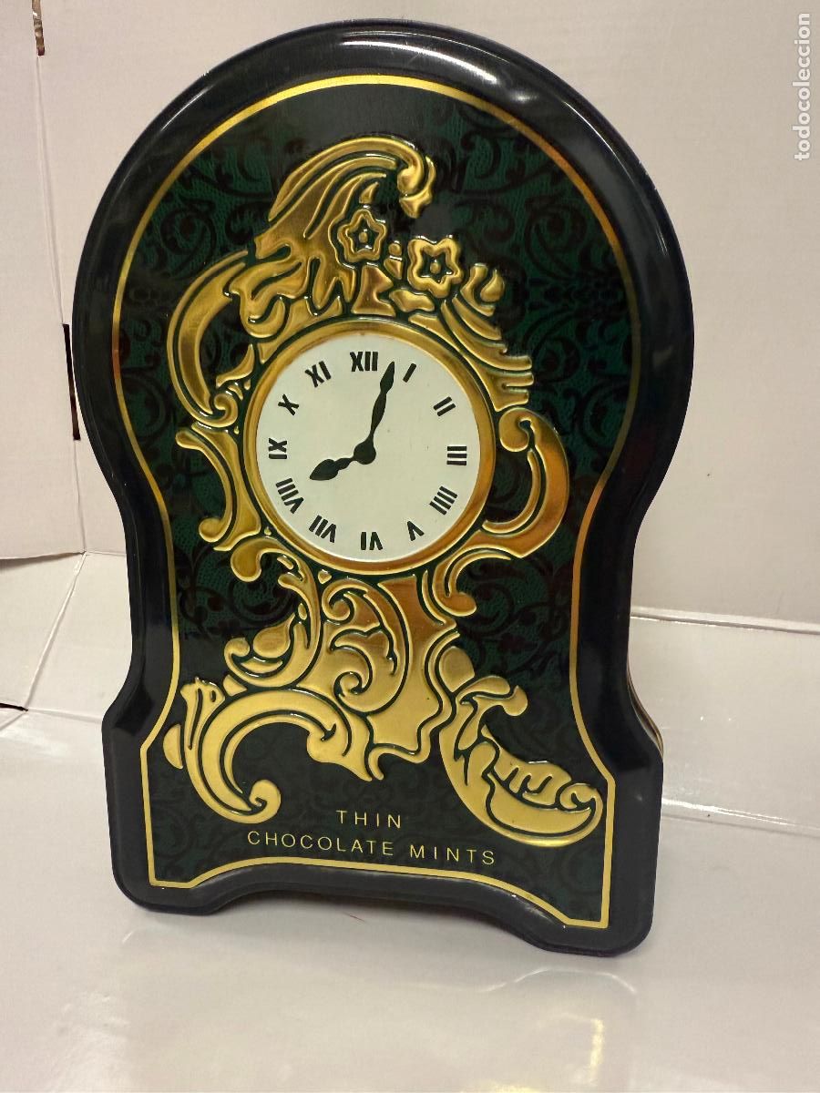 Casse e cassette metalliche: Preciosa lata litografiada AFTER EIGHT, en forma de reloj. Excelente estado