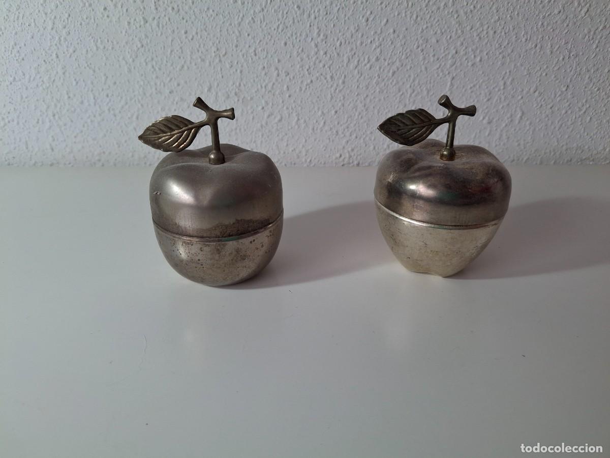 Boxes and metal boxes: 2 cajitas metalicas con forma de manzana