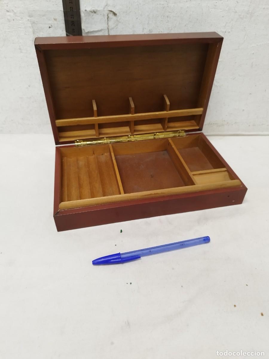 Blechdosen und Kisten: Antigua caja tabaquera.