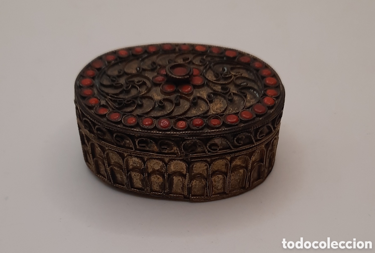 Boxes and metal boxes: PEQUE&Ntilde;A CAJITA DE LATON / CORALES