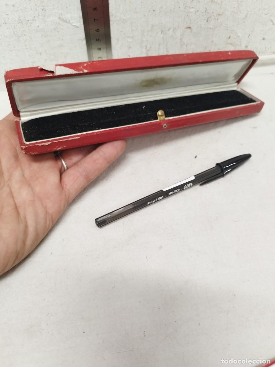Blechdosen und Kisten: Antigua caja de joyer&iacute;a, de color rojo. Para collar.