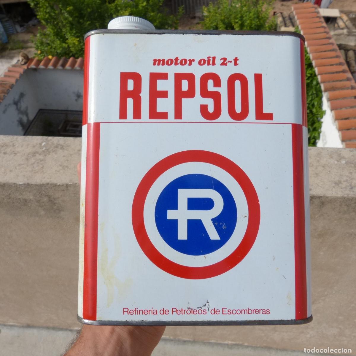 Blechdosen und Kisten: Antigua lata de aceite Repsol 2 tiempos, 2 litros, 20,5x17x6,5cm.