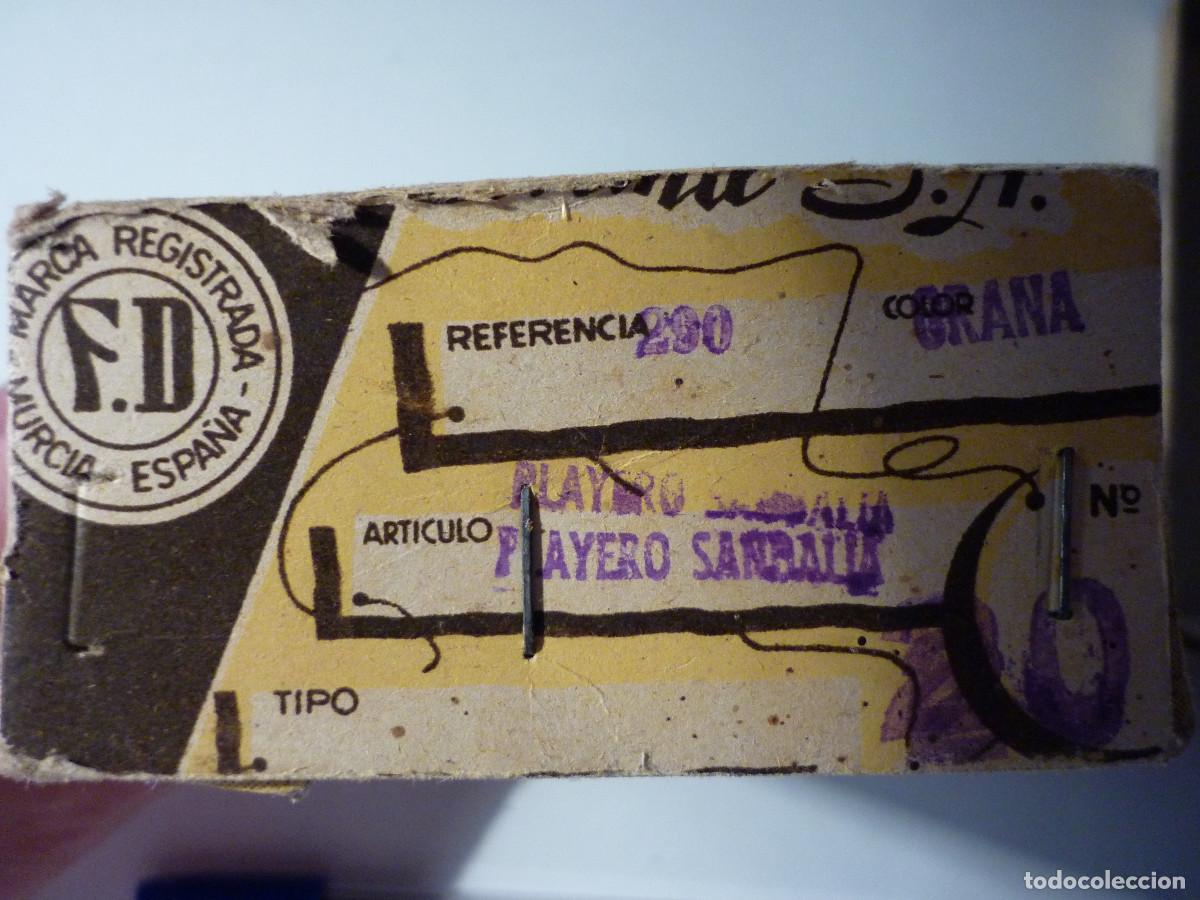 Blechdosen und Kisten: ANTIGUA CAJA DE CART&Oacute;N DE ZAPATILLAS PLAYERAS A&Ntilde;OS 60. FD, N&Uacute;MERO 20, DE NI&Ntilde;A