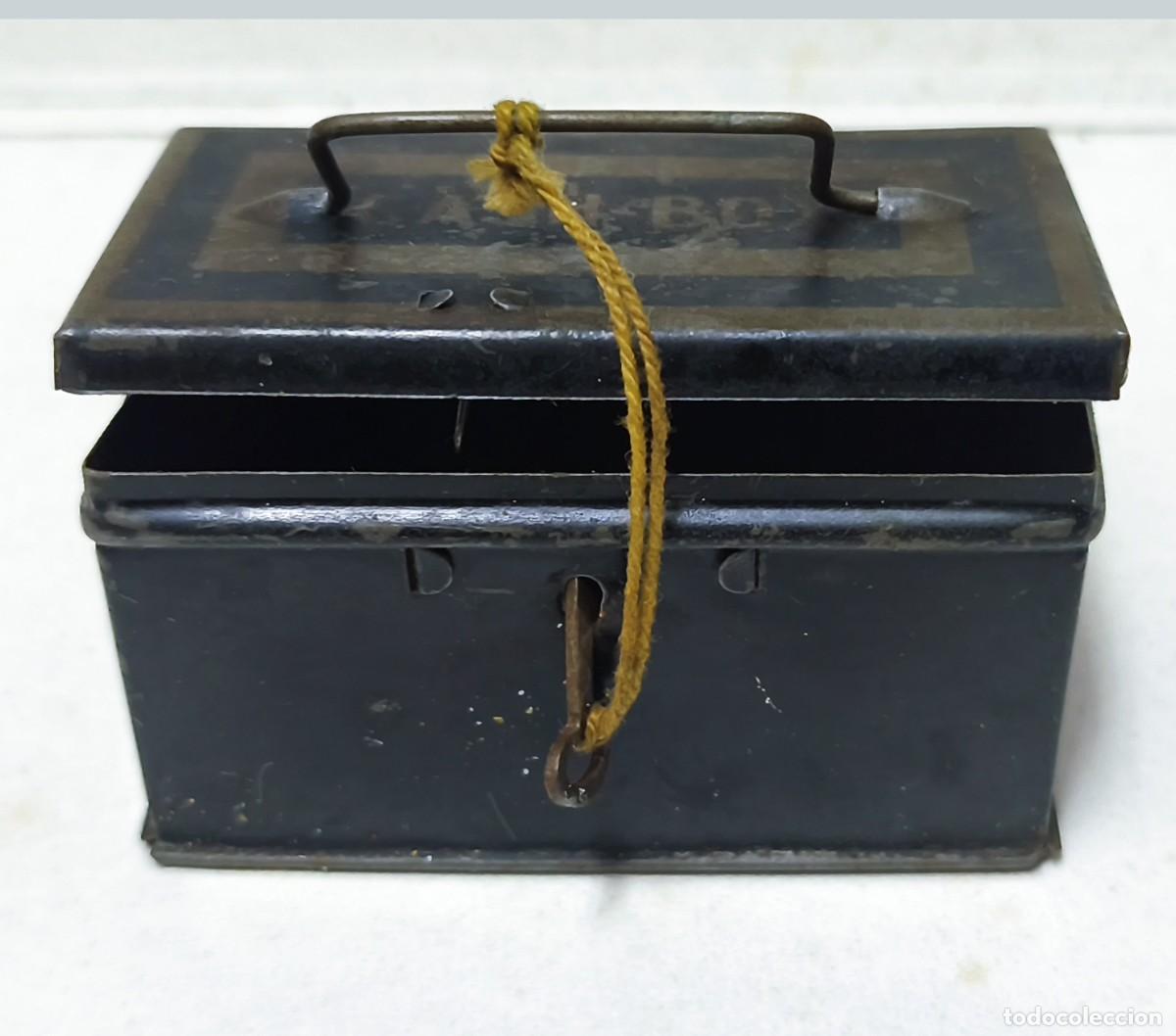 Boxes and metal boxes: CAJA METALICA ANTIGUA CON LLAVE Y ASA CASH - BOX - CAJAMETALICA-2169