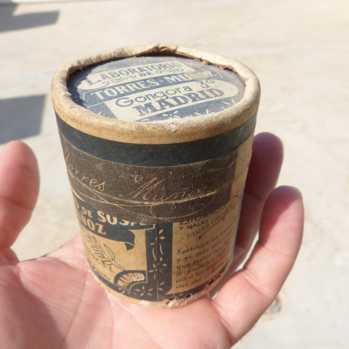 Boxes and metal boxes: Bicarbonato de sosa ,laboratorio de Torres Mu&ntilde;oz, Gongora 3 , Madrid, 3 pesetas, 7,3x6cm.