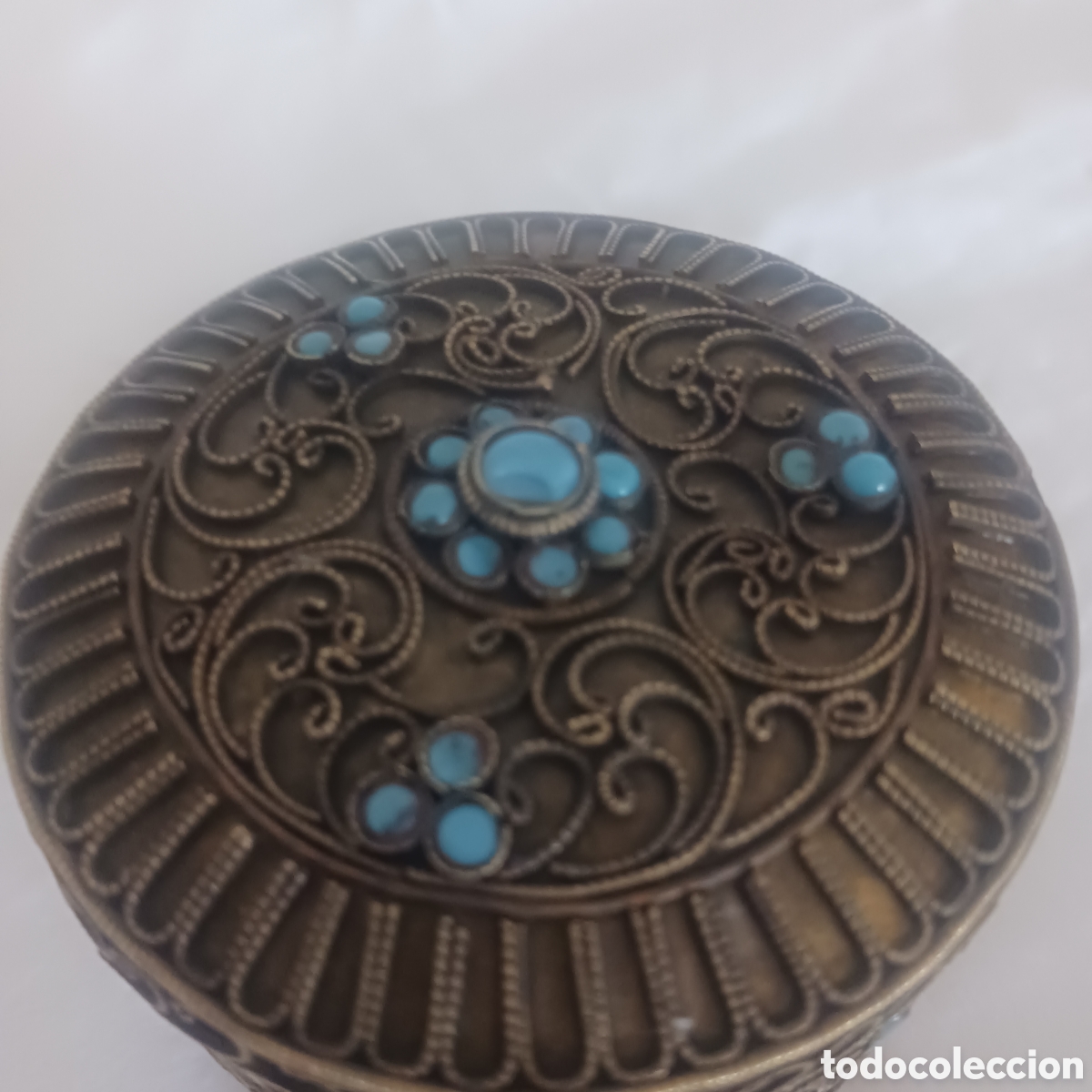 Cajas y cajitas met&aacute;licas: Antiguo cofre con pedrer&iacute;a - Foto 3