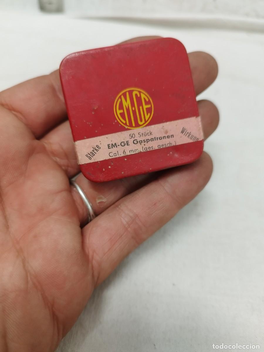 Caixas e caixinhas met&aacute;licas: Antigua caja metalica, hojalata. E.M.G.E. agencia municion 6mm.