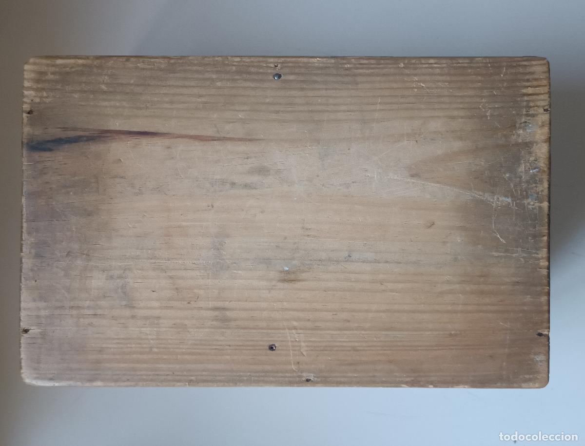 Cajas y cajitas met&aacute;licas: CAJA DE MADERA A&Ntilde;OS 40 - Foto 3