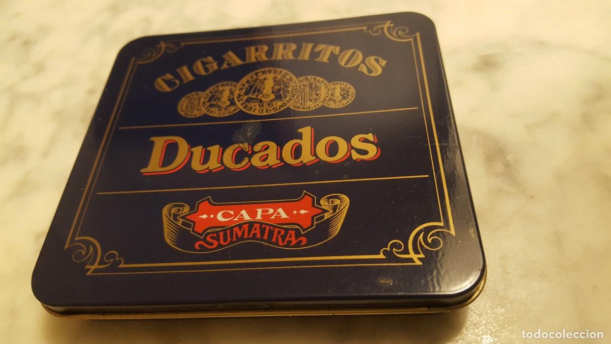 Blechdosen und Kisten: Caja/cajita met&aacute;lica/envase/lata de tabaco/cigarros. Cigarritos Ducados