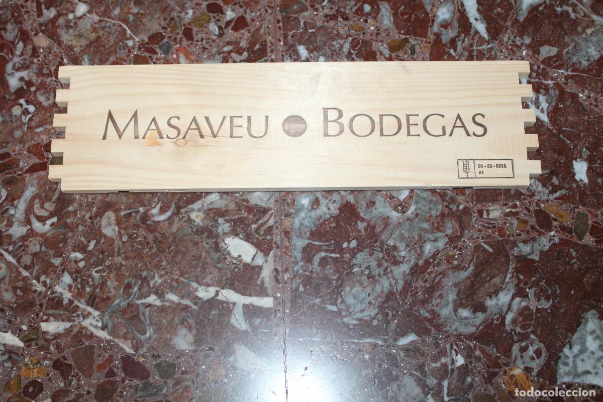 Boxes and metal boxes: TABLA DE MADERA DE CAJA DE VINOS. MASAVEU BODEGAS. Aprox. 35,5 x 10 cm. DECORACION DE BAR O BODEGA.