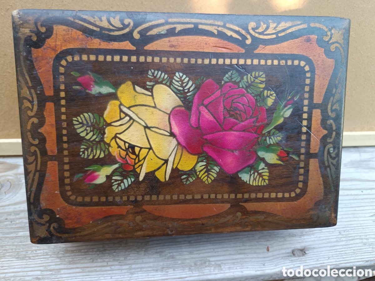 Bo&icirc;tes et petites bo&icirc;tes m&eacute;talliques: Caja costurero infantil flores amarillas y rojas Espa&ntilde;a XX marca La Estrella