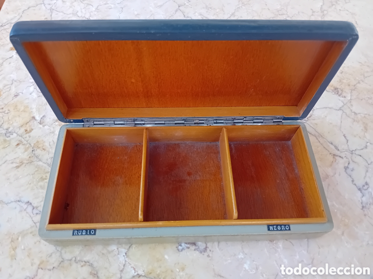 Cajas y cajitas met&aacute;licas: antiguo estuche de cigarros tabaco loewe inerior de madera con un acabado impecable