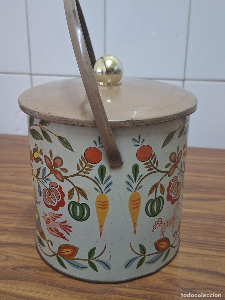 Cajas y cajitas met&aacute;licas: LATA BOMBONERA CON ASA - Foto 2