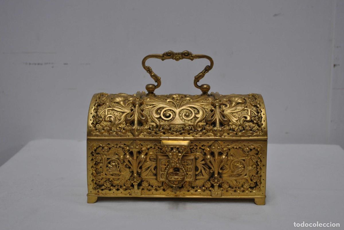 Cajas y cajitas met&aacute;licas: COFRE O JOYERO DE BRONCE AL MERCURIO - Foto 2