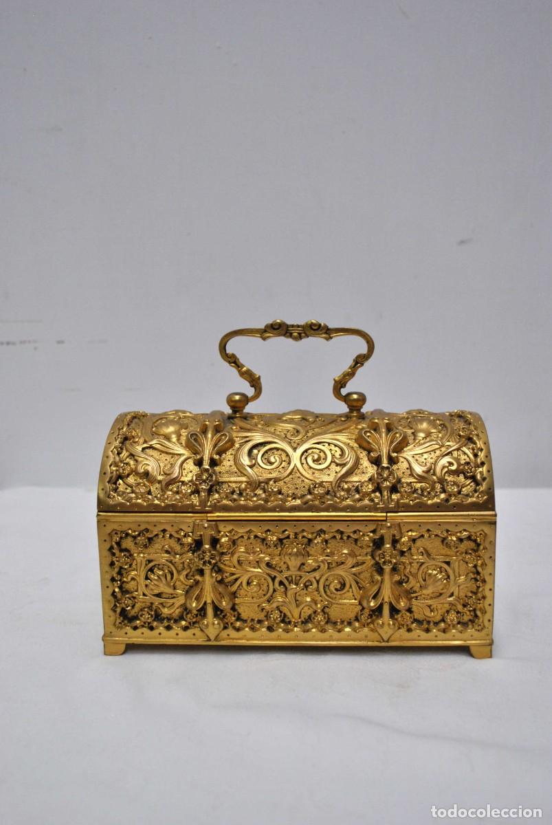 Cajas y cajitas met&aacute;licas: COFRE O JOYERO DE BRONCE AL MERCURIO - Foto 7
