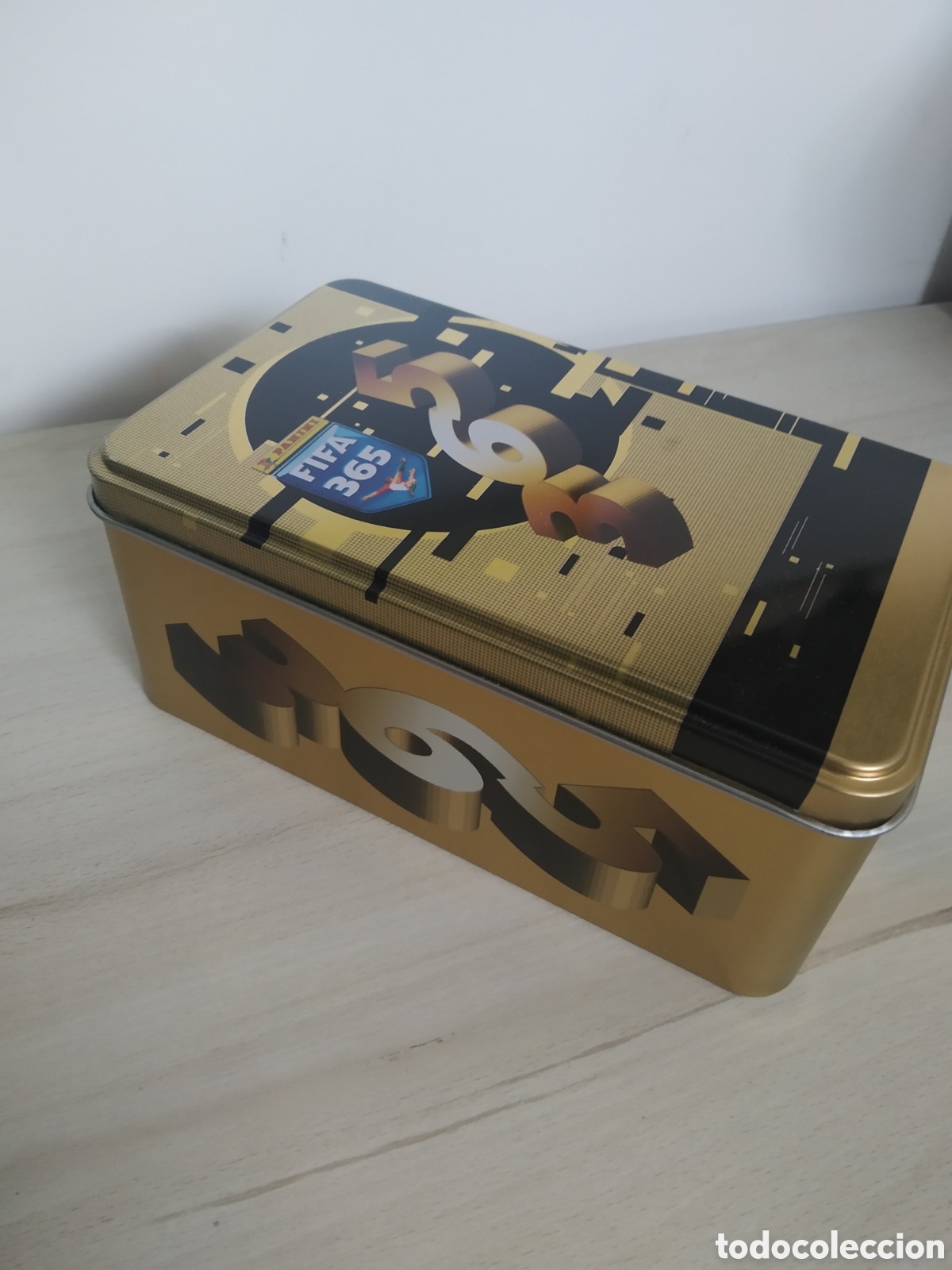 Cajas y cajitas met&aacute;licas: Lata FIFA365 Adrenalyn