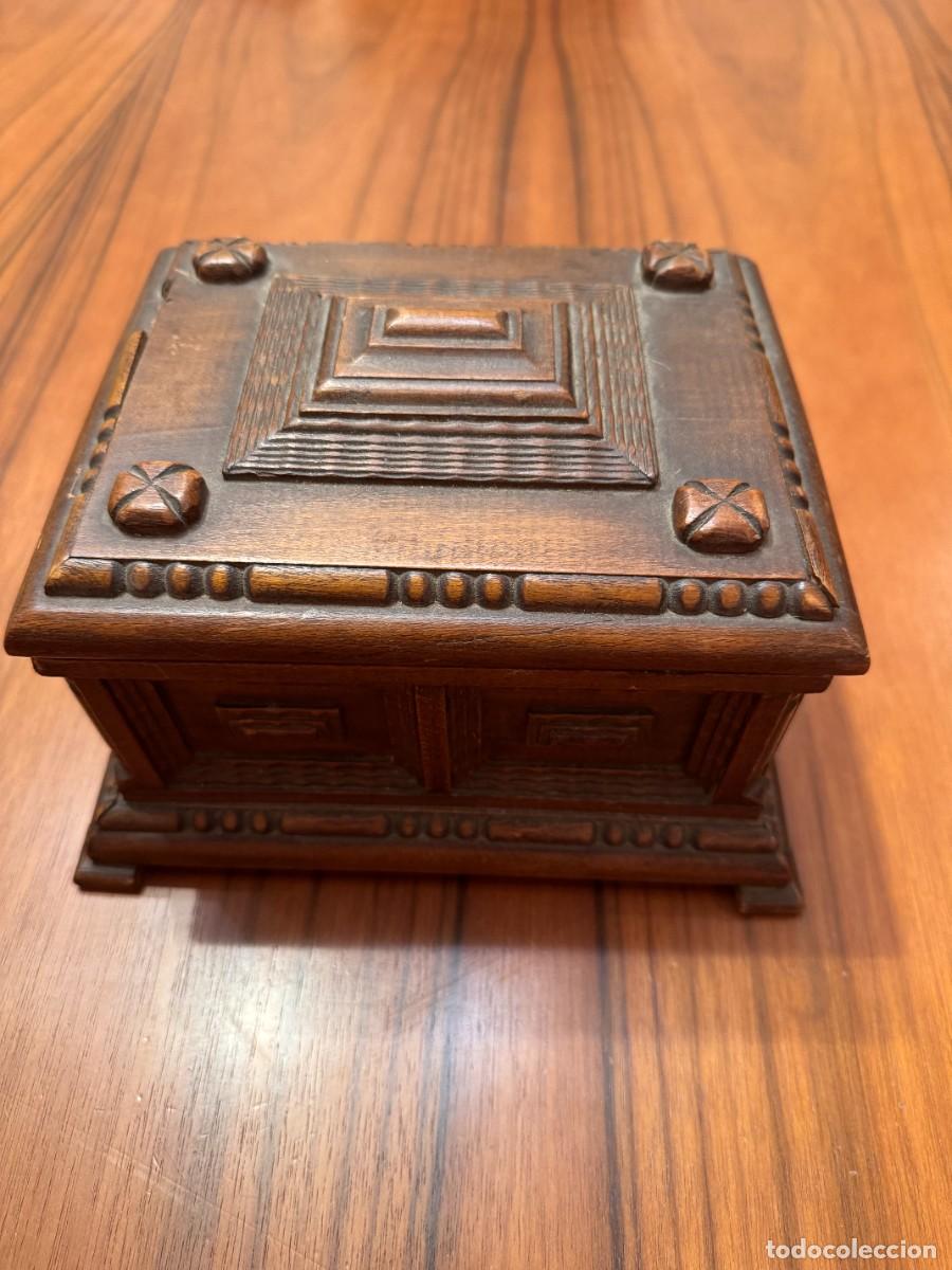 Cajas y cajitas met&aacute;licas: Antigua caja de madera - Foto 1