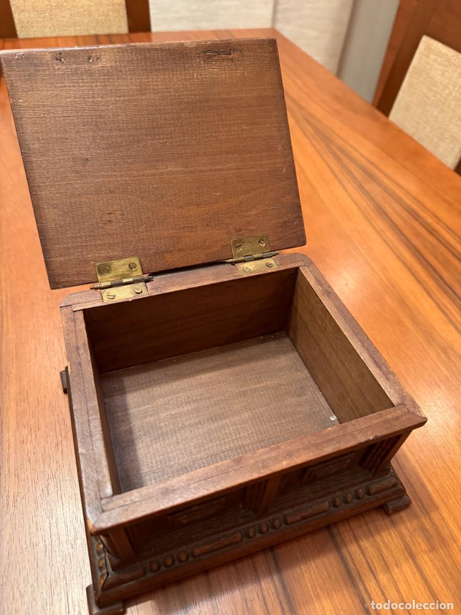 Cajas y cajitas met&aacute;licas: Antigua caja de madera - Foto 3