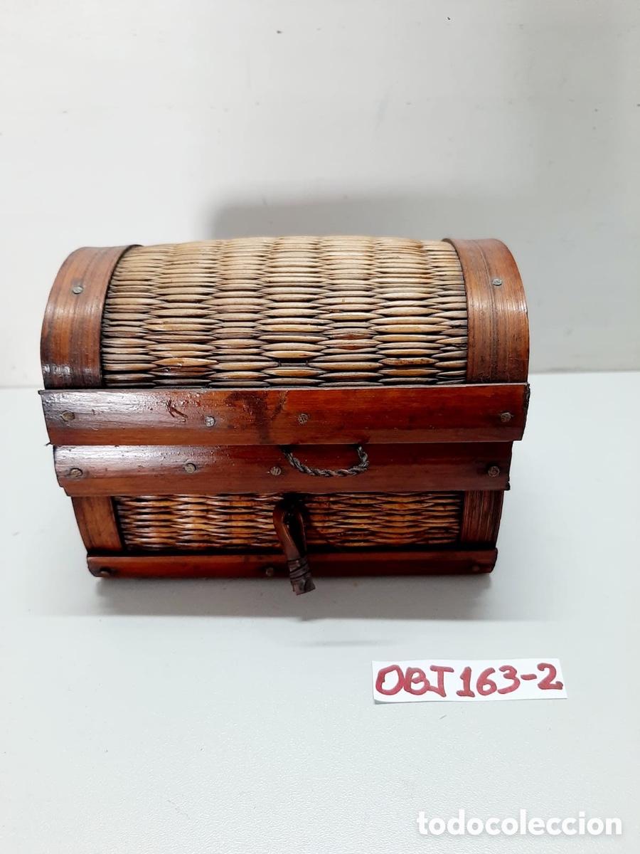 Cajas y cajitas met&aacute;licas: Caja cofre de madera y mimbre - Foto 1