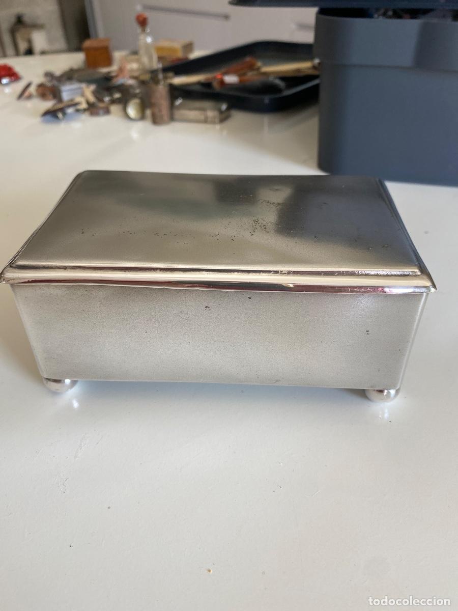 Cajas y cajitas met&aacute;licas: Caja para tabaco. Meneses. Interior de cedro - Foto 1