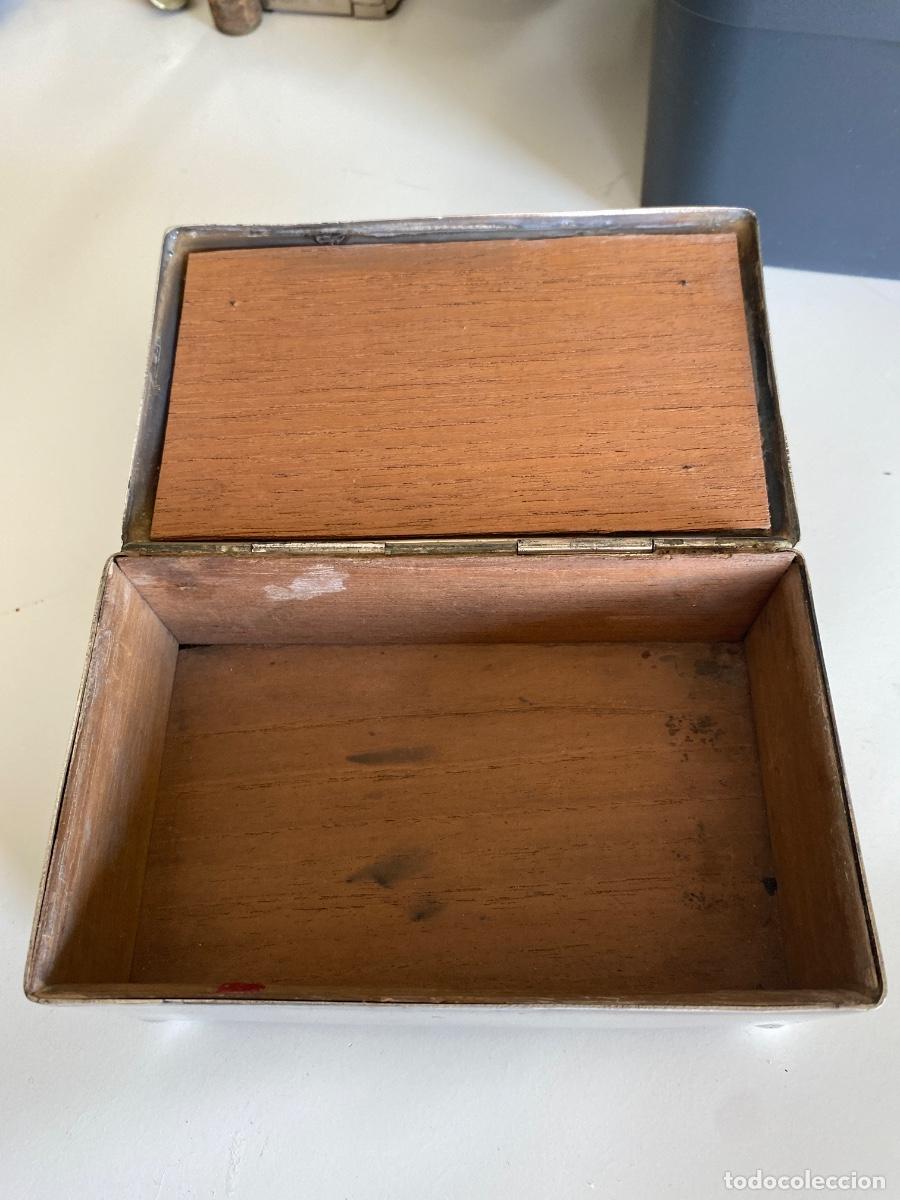 Cajas y cajitas met&aacute;licas: Caja para tabaco. Meneses. Interior de cedro - Foto 2