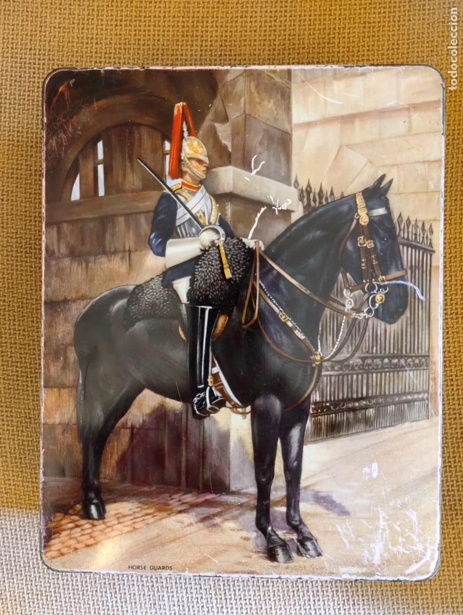 Cajas y cajitas met&aacute;licas: Caja antigua Horse Guards Huntley & Palmers Biscuit