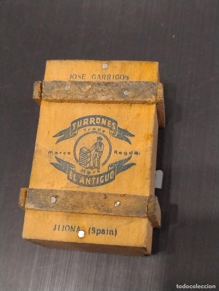 Cajas y cajitas met&aacute;licas: Cajita madera. Jos&eacute; Garrigos. Turrones El antiguo. JIjona Espa&ntilde;a. 7,50 x 3 x 5 cm falta tapa