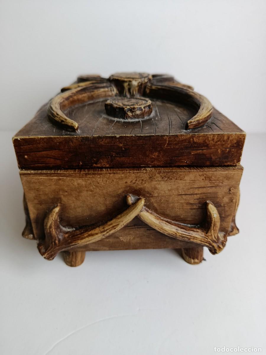 Cajas y cajitas met&aacute;licas: CAJA DECORADA CON ASTAS. 1900 GRAMOS - Foto 3
