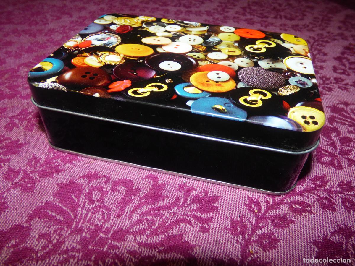 Cajas y cajitas met&aacute;licas: Caja de lata.Botones. - Foto 2