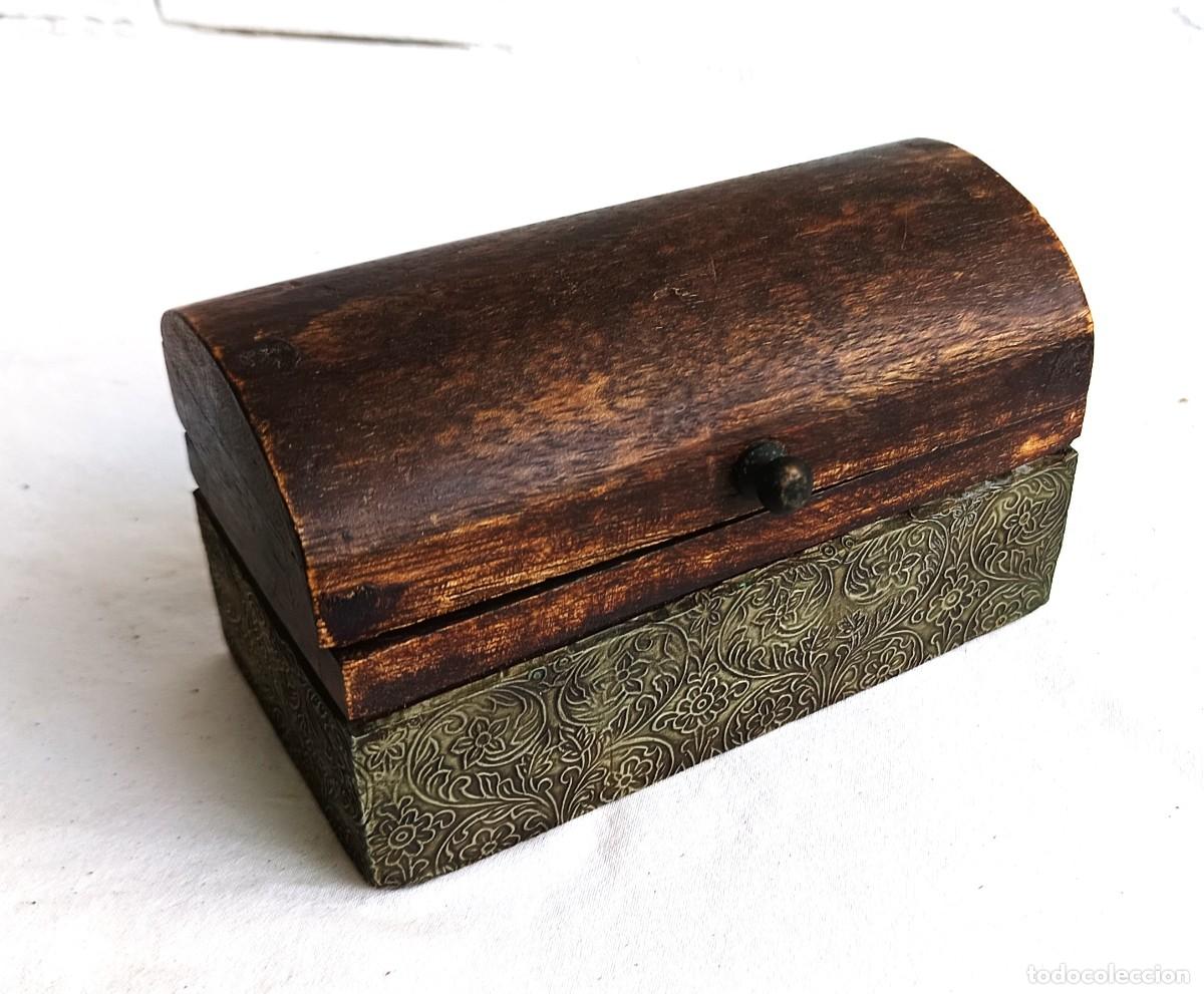 Boxes and metal boxes: Caja - Tuya Francia - 1970-1990