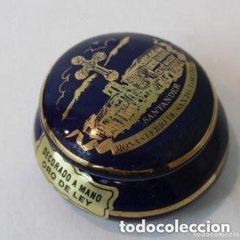 Cajas y cajitas met&aacute;licas: Caja para pastillas, pintado a mano con pintura de oro, Recuerdo de Santo Toribio de Li&eacute;bana.