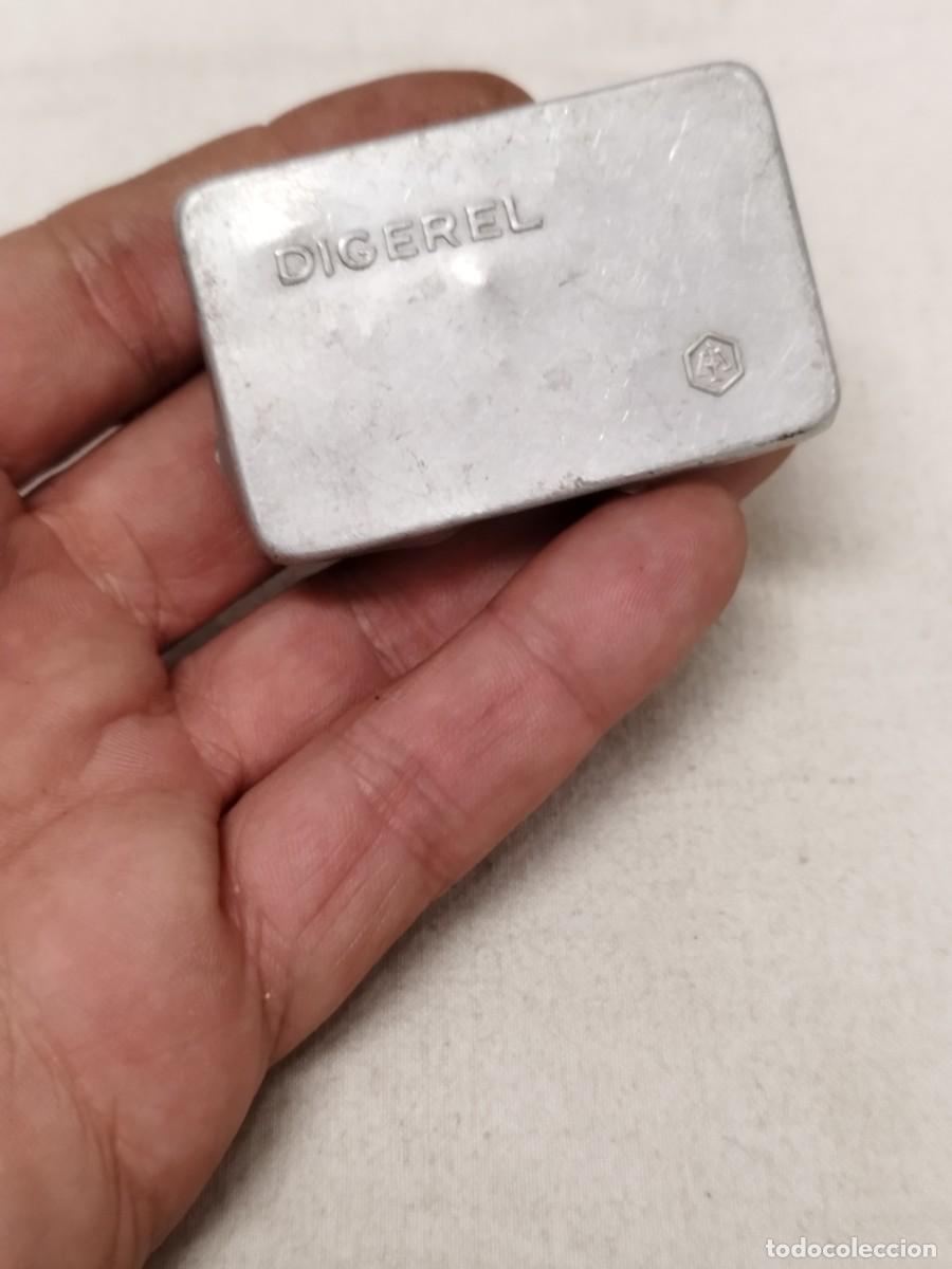 Casse e cassette metalliche: Antigua peque&ntilde;a cajita met&aacute;lica, marcada Digerel.