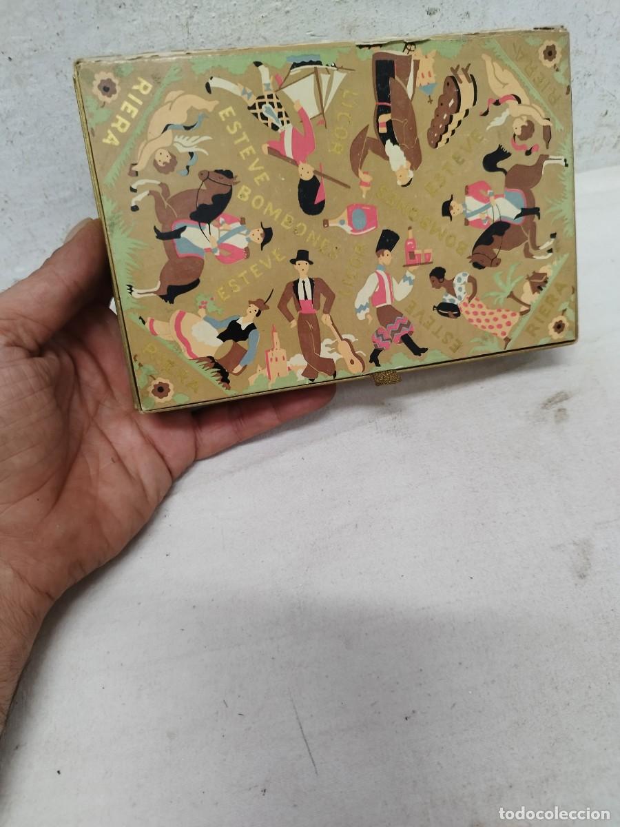 Cajas y cajitas met&aacute;licas: Antigua caja de bombones de licor, Esteve Riera. Vac&iacute;a.