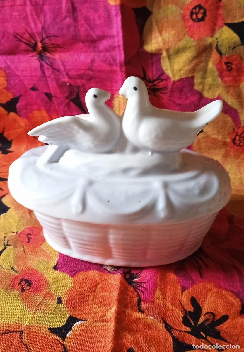 Cajas y cajitas met&aacute;licas: CAJITA CERAMICA CON PALOMAS