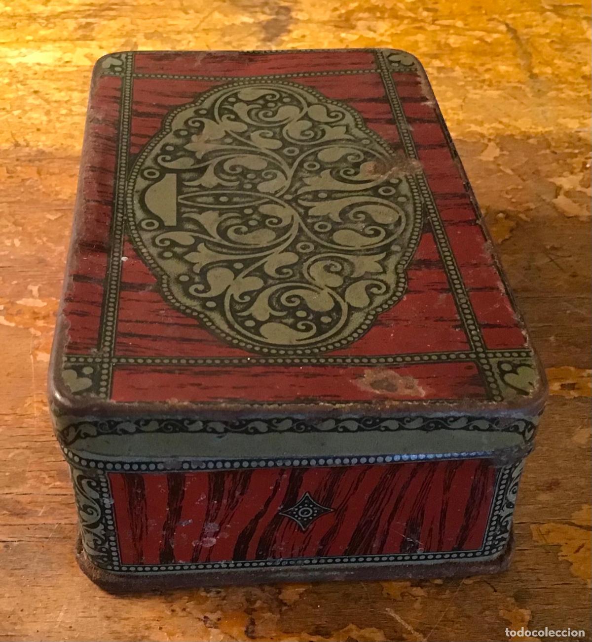 Cajas y cajitas met&aacute;licas: ANTIGUA CAJA LITOGRAFIADA - Foto 5