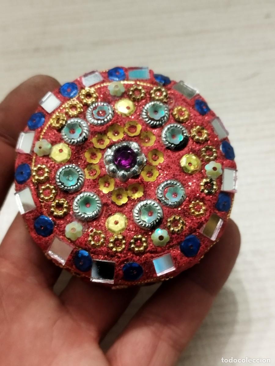 Cajas y cajitas met&aacute;licas: Antiguo caja indu, mandala. - Foto 2