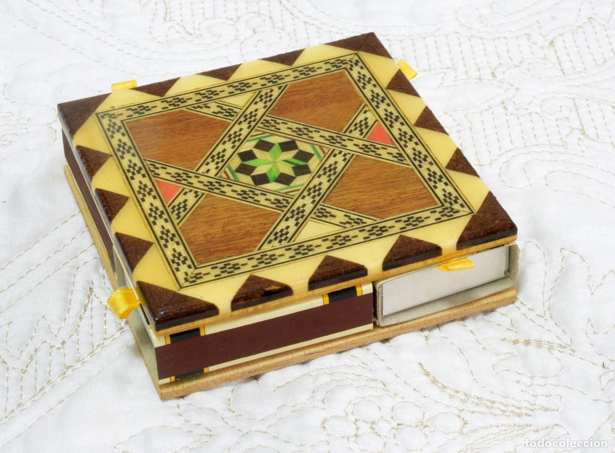 Boxes and metal boxes: CURIOSA CAJA DE MADERA CON MARQUETER&Iacute;A CON 4 CAJAS DE CERILLAS
