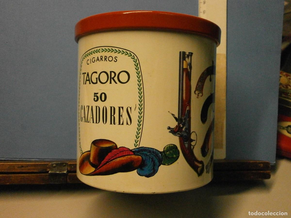 Cajas y cajitas met&aacute;licas: antigua caja lata de tabaco cigarros tagoro 50 cazadores